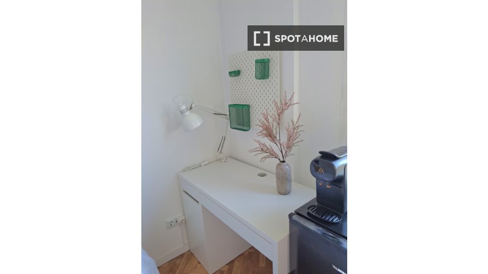 Double room Madrid, 6 beds — photo 6