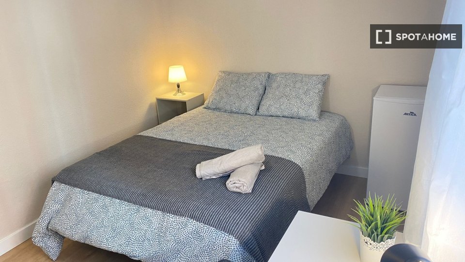 Double room Madrid, 5 beds — photo 14