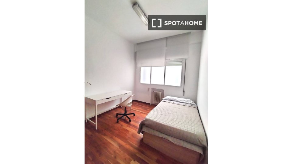 Double room Madrid, 4 beds, 120m² — photo 13