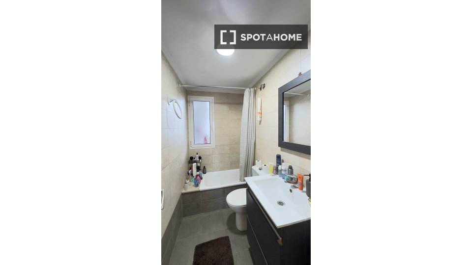 Double room Malaga, 3 beds — photo 10
