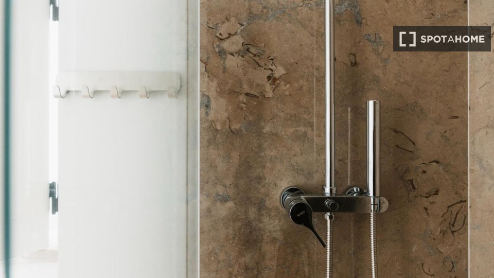 Apartment Lisbon, 1 bed, 55m² — photo 8
