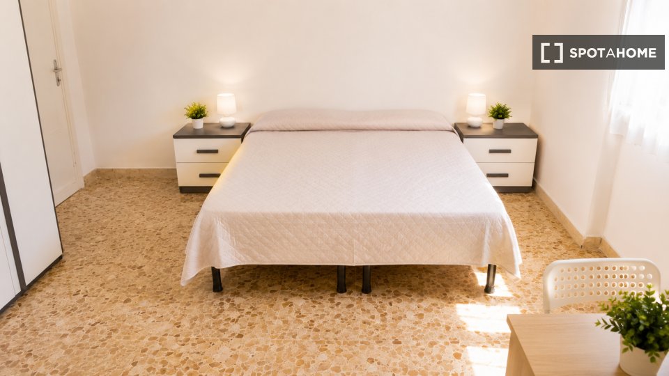Double room Florence, 1 bed, 80m² — photo 5
