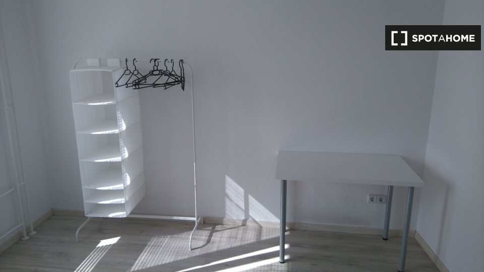 Double room Berlin, 4 beds, 96m² — photo 5