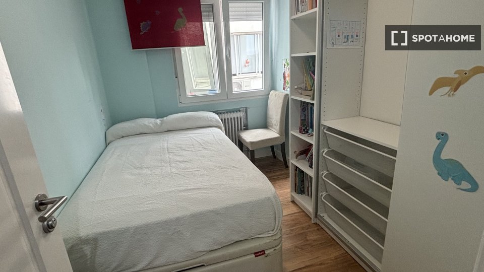 Double room Madrid, 3 beds, 95m² — photo 5