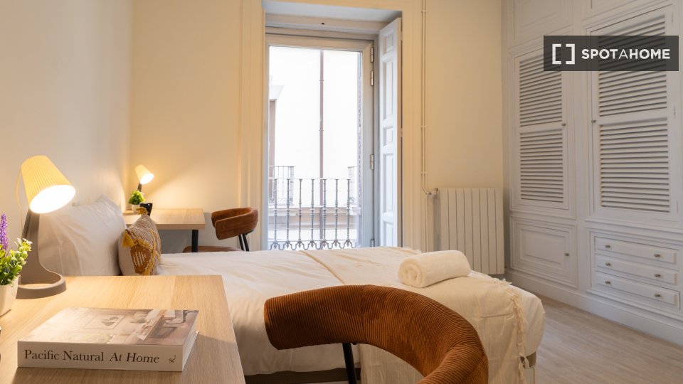 Double room Madrid, 9 beds — photo 10