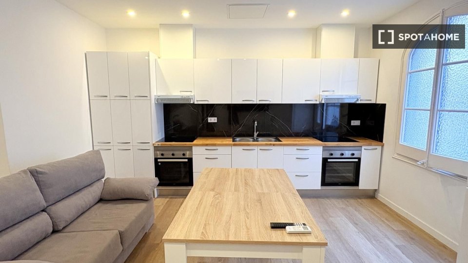 Double room Barcelona, 7 beds, 90m² — photo 3