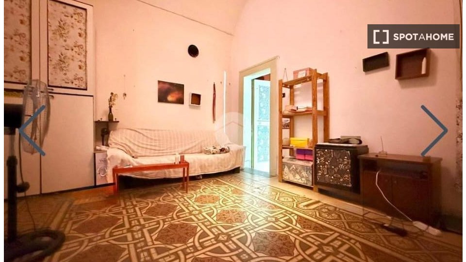 Double room Naples, 3 beds — photo 3