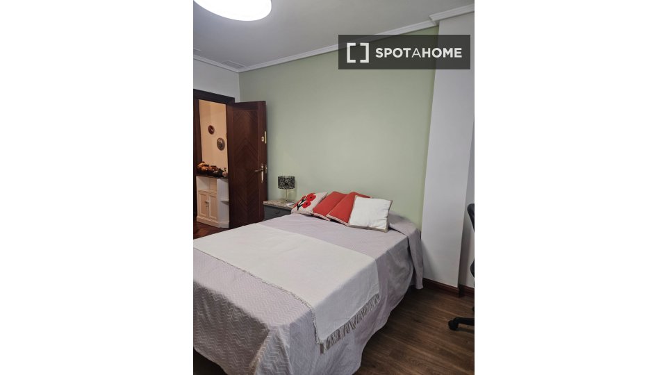 Double room Zaragoza, 4 beds, 114m² — photo 1