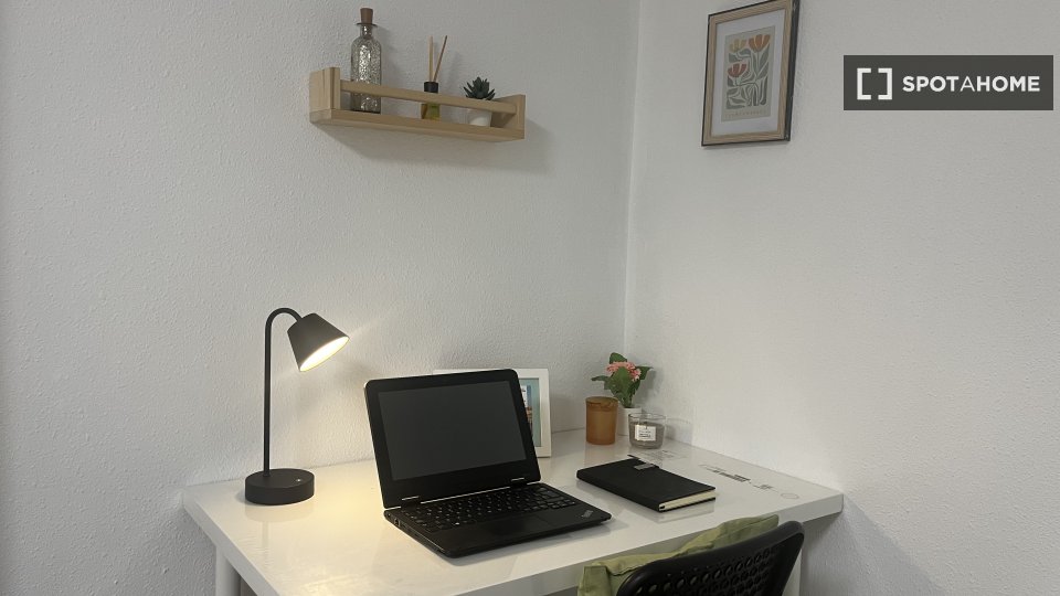 Double room Valencia, 4 beds, 100m² — photo 5