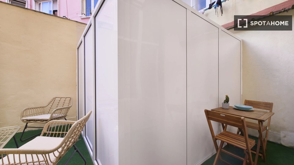 Apartment Lisbon, 1 bed — photo 2