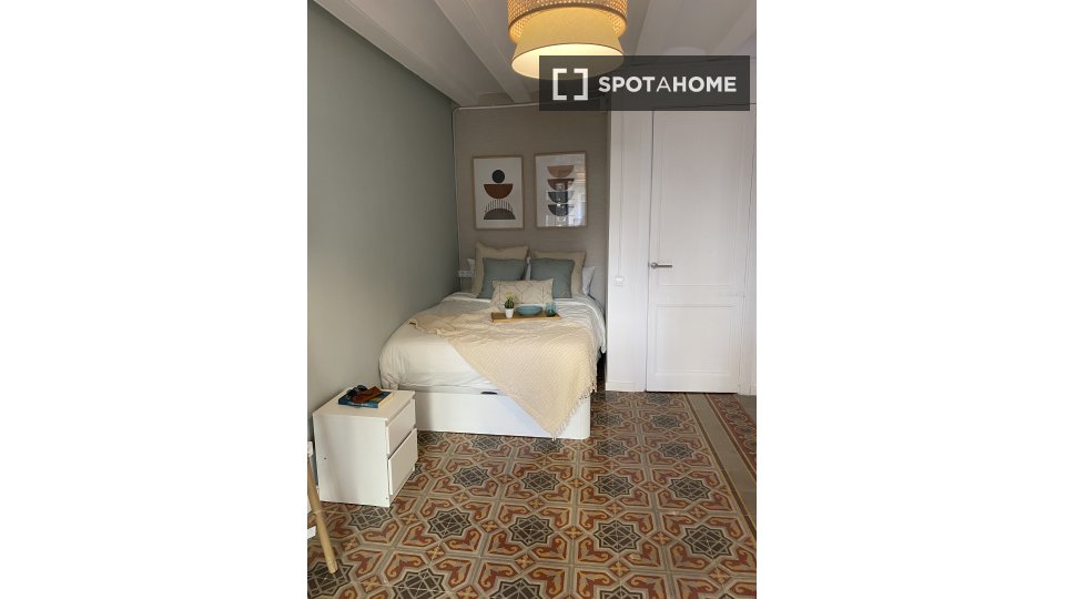 Double room Barcelona, 5 beds, 140m² — photo 16