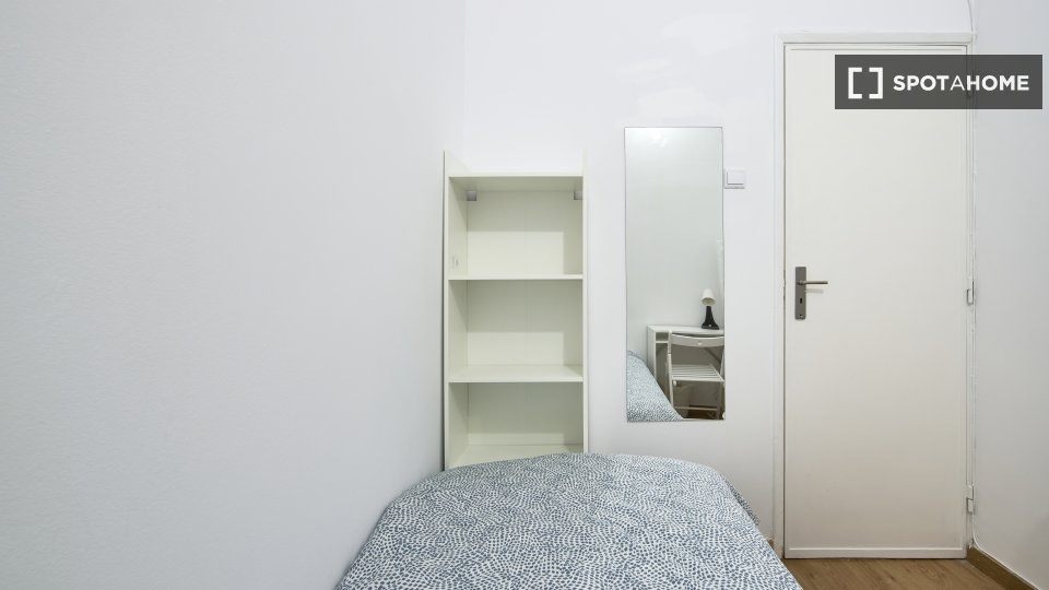 Double room Lisbon, 7 beds — photo 15