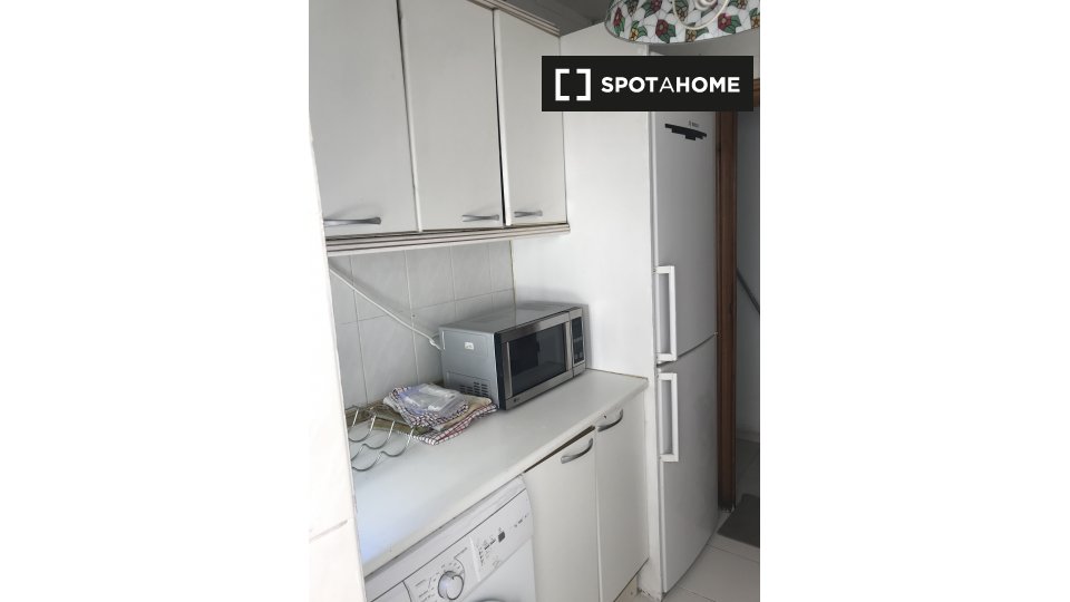 Double room Madrid, 3 beds, 52m² — photo 8