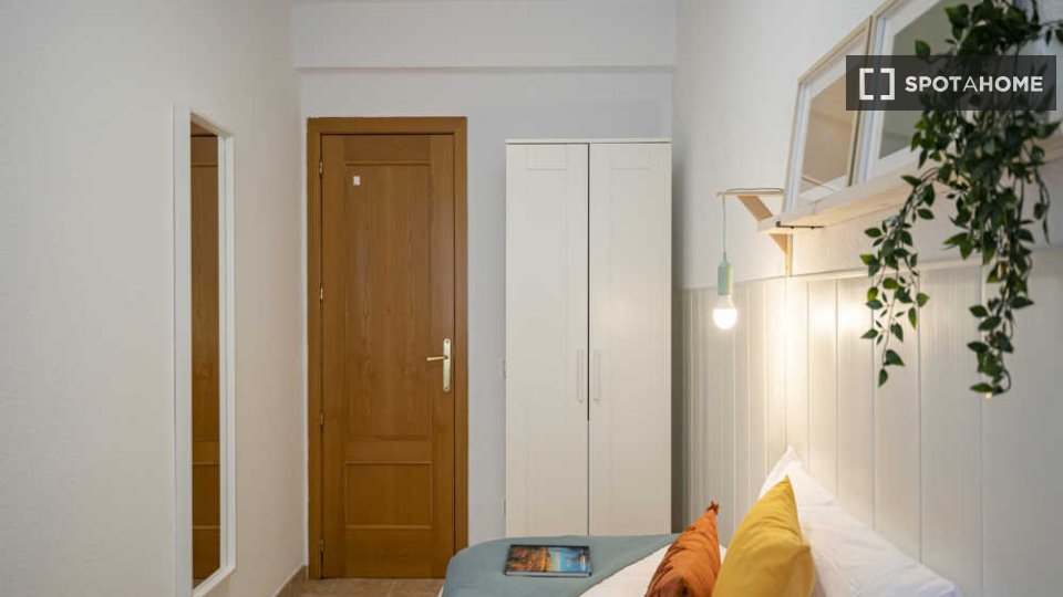 Double room Madrid, 25 beds — photo 47