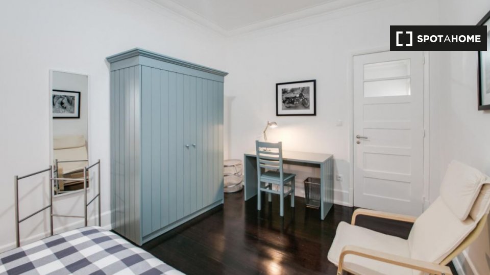 Double room Lisbon, 6 beds, 210m² — photo 2