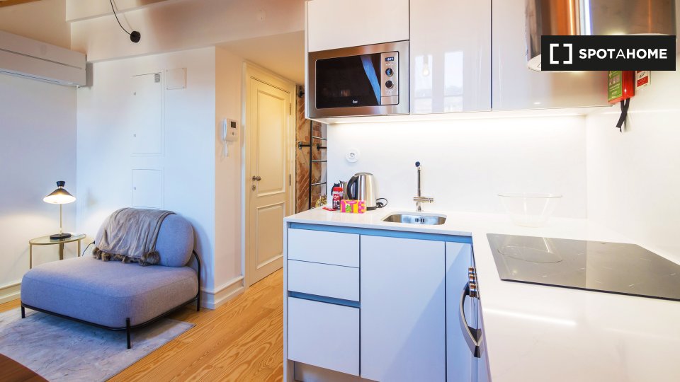 Apartment Lisbon, 1 bed, 65m² — photo 11