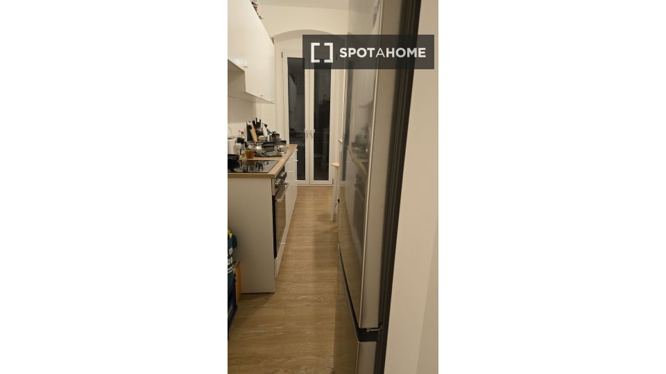 Double room Berlin, 4 beds, 9m² — photo 5
