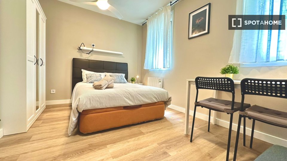 Double room Madrid, 3 beds — photo 5
