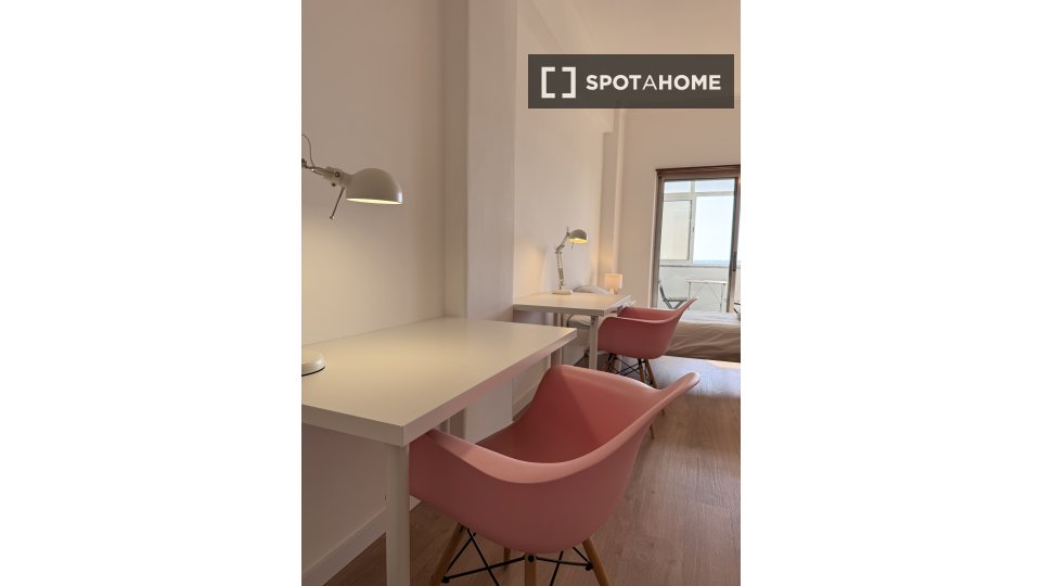 Double room Lisbon, 4 beds, 124m² — photo 16