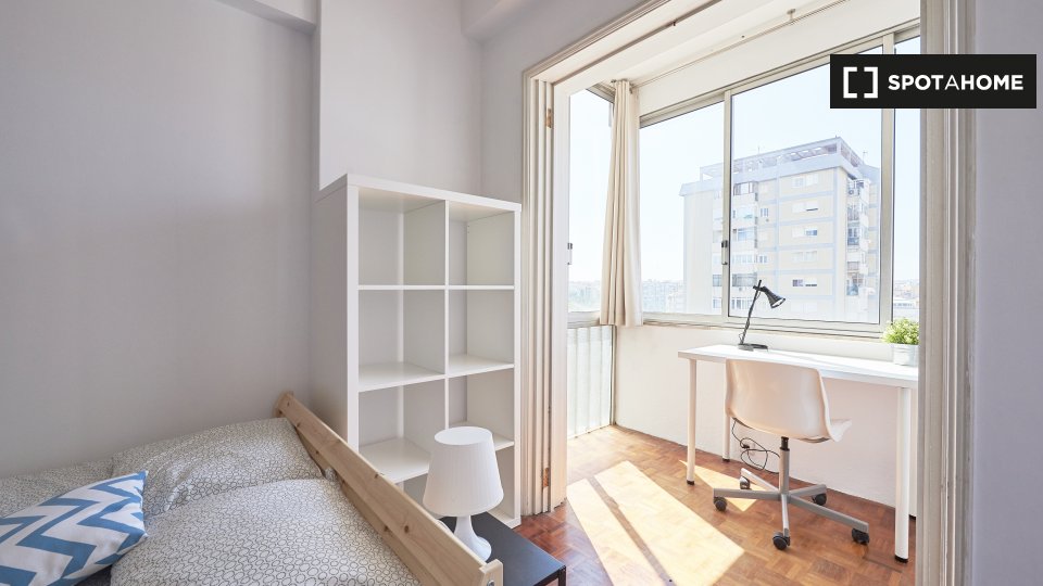 Double room Lisbon, 8 beds — photo 1