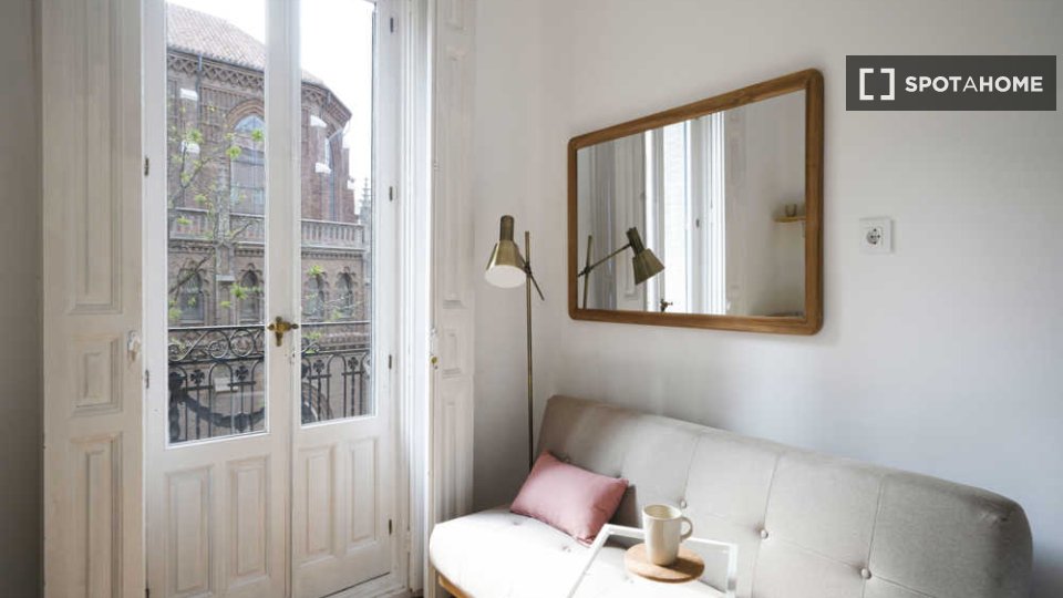 Double room Madrid, 8 beds — photo 33