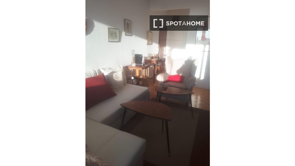 Double room Lisbon, 2 beds — photo 1