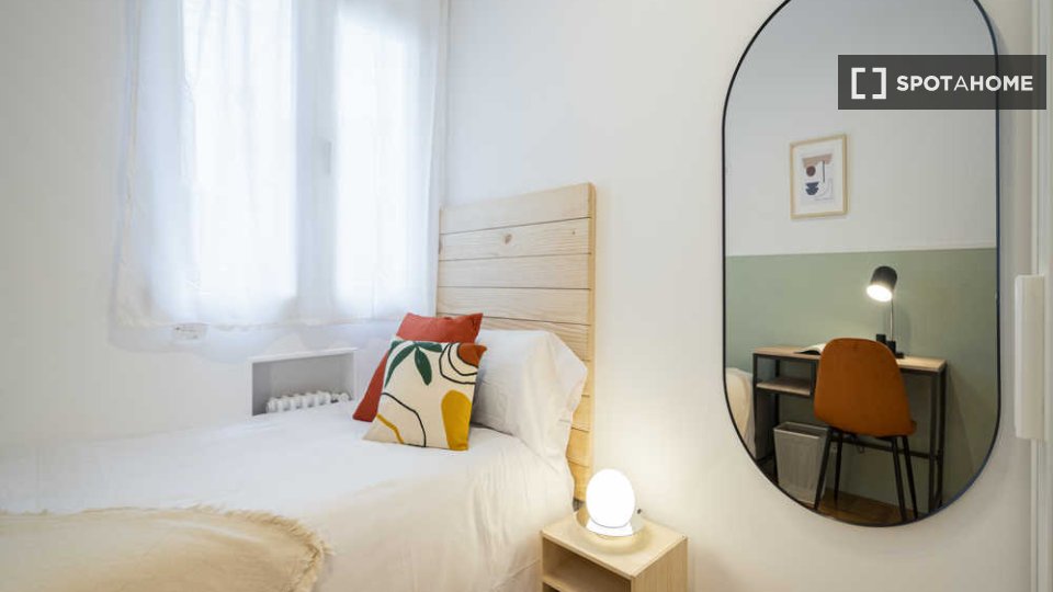Double room Madrid, 5 beds — photo 51