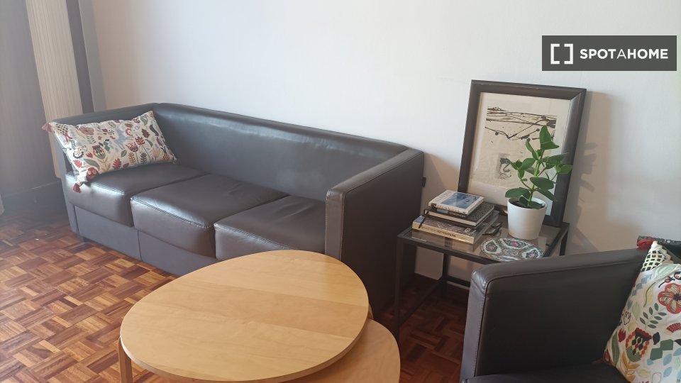 Double room Barcelona, 3 beds, 140m² — photo 13