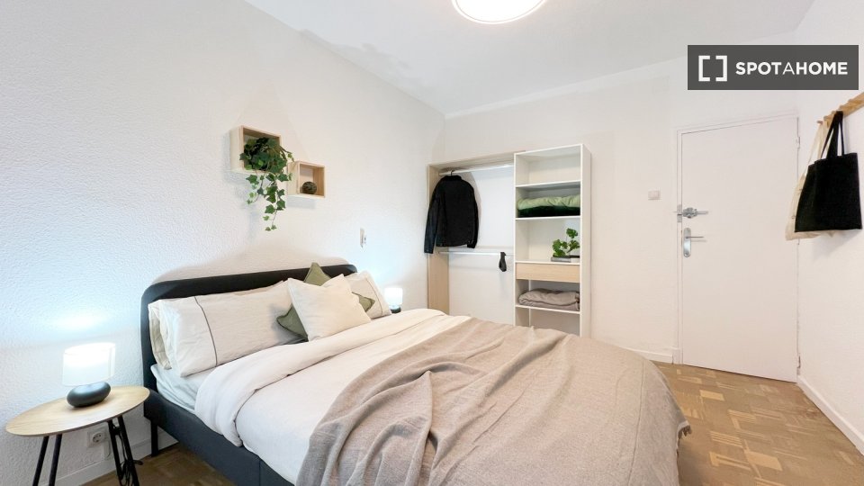 Double room Madrid, 5 beds — photo 6