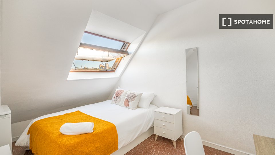 Double room Madrid, 17 beds — photo 5