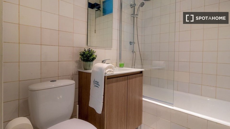 Double room Porto, 10 beds, 500m² — photo 9