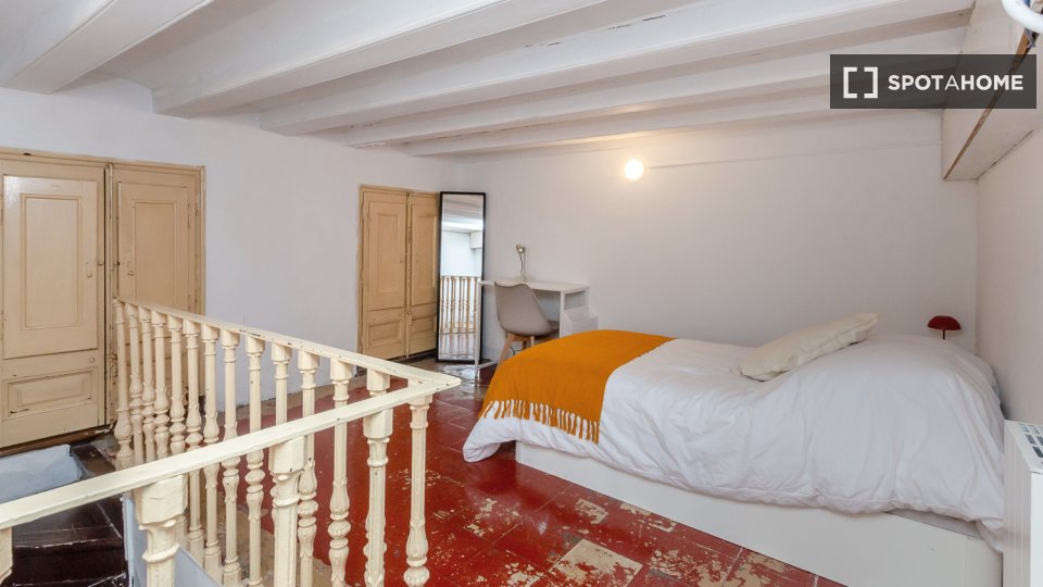 Double room Barcelona, 10 beds, 252m² — photo 2