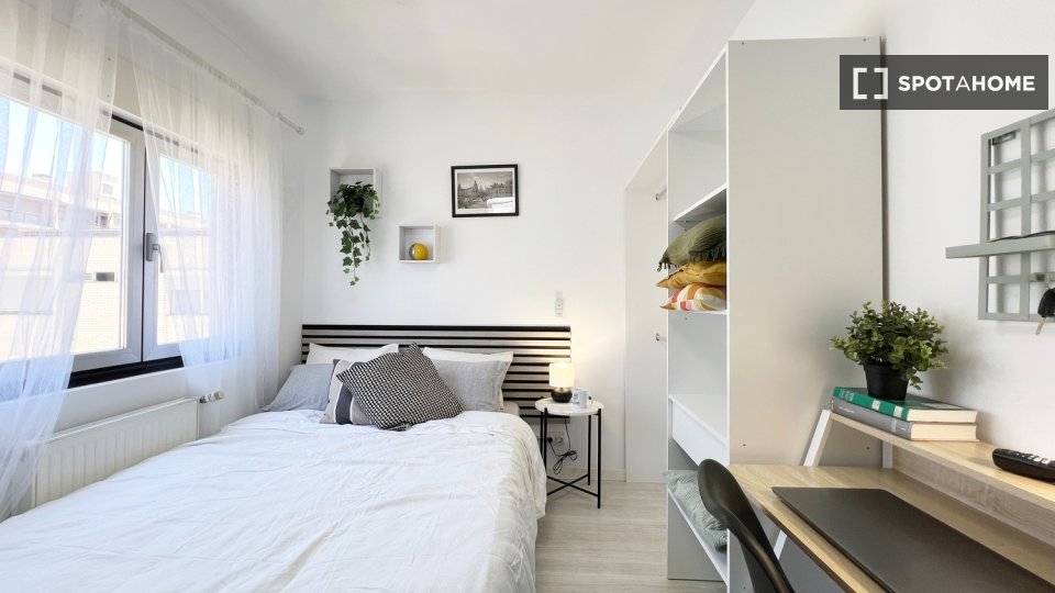 Double room Madrid, 5 beds — photo 6