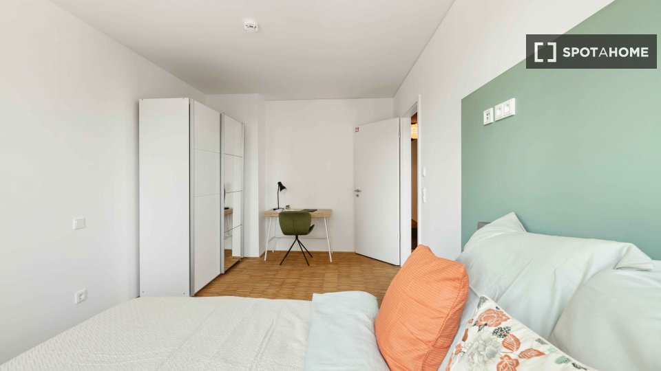 Double room Munich, 4 beds, 104m² — photo 15