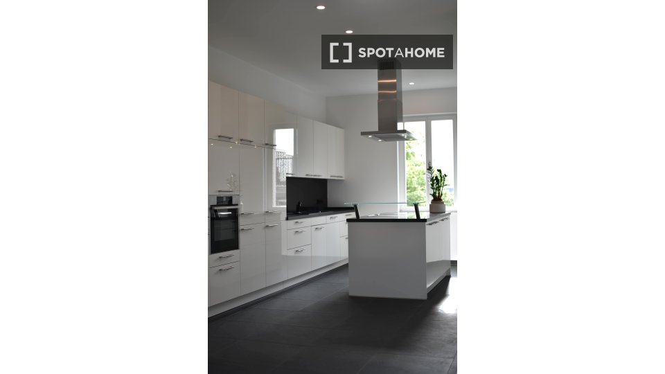 Double room Berlin, 4 beds, 171m² — photo 8