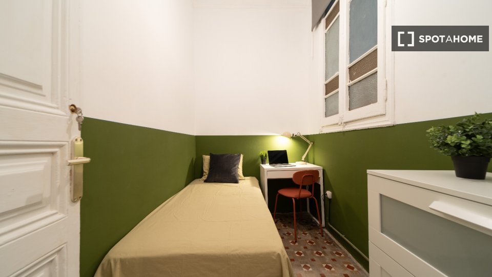 Double room Barcelona, 10 beds, 180m² — photo 2