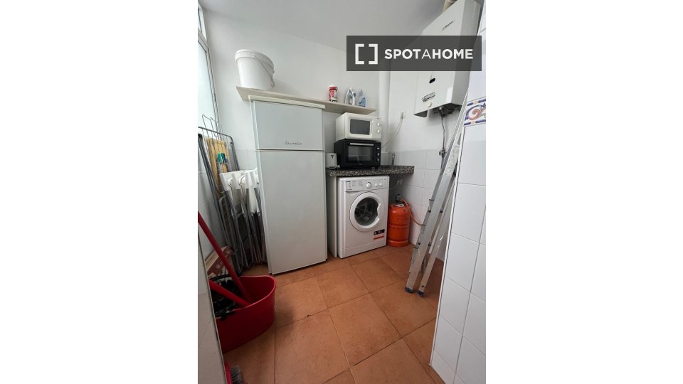 Double room Seville, 3 beds, 74m² — photo 7