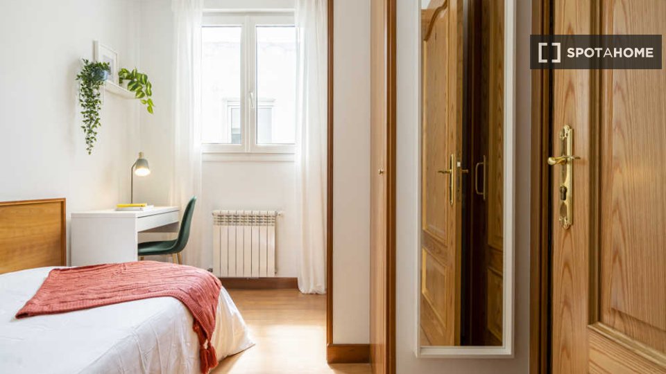 Double room Madrid, 12 beds — photo 80