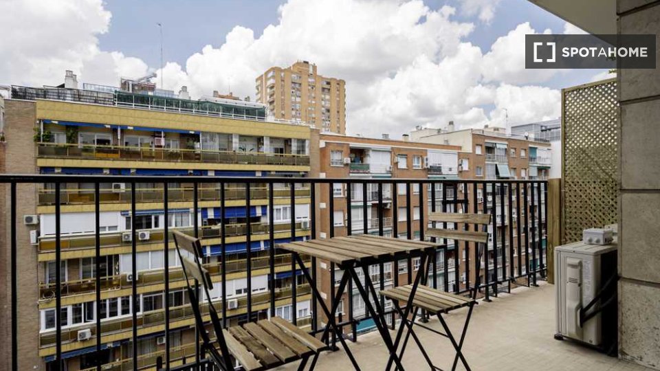 Double room Madrid, 8 beds — photo 9