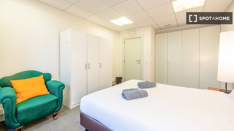 Double room Lisbon, 9 beds, 290m² — photo 2