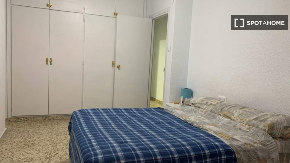 Double room Granada, 4 beds, 100m² — photo 10