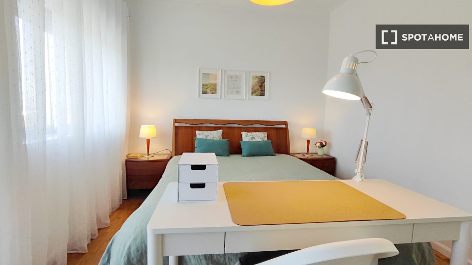 Double room Porto, 3 beds, 149m² — photo 21