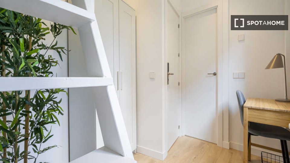 Double room Madrid, 4 beds — photo 71