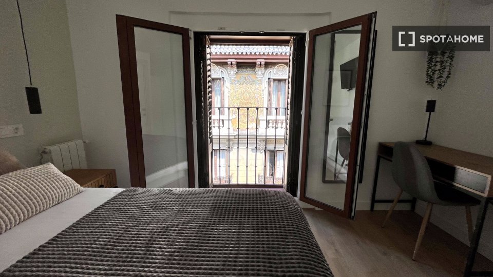 Double room Madrid, 8 beds — photo 16