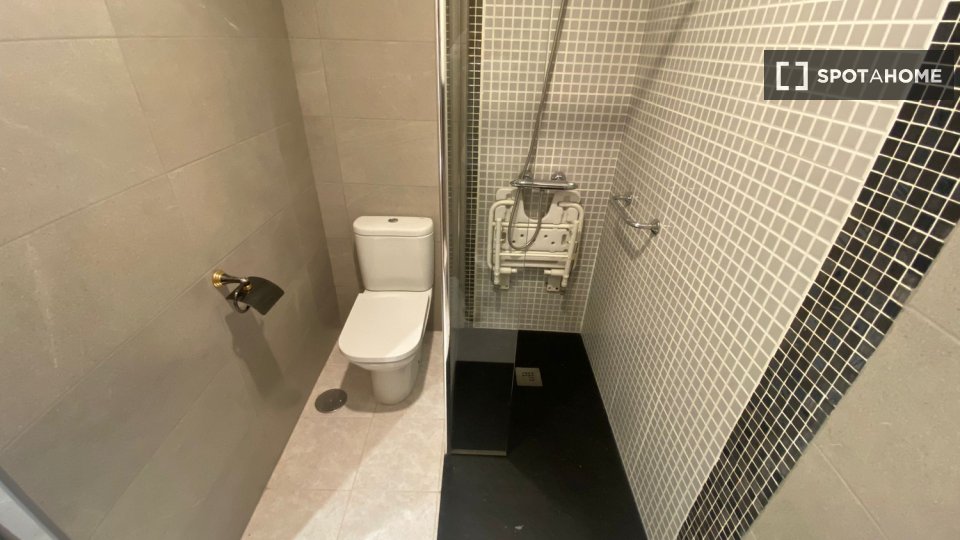 Double room Madrid, 6 beds — photo 6