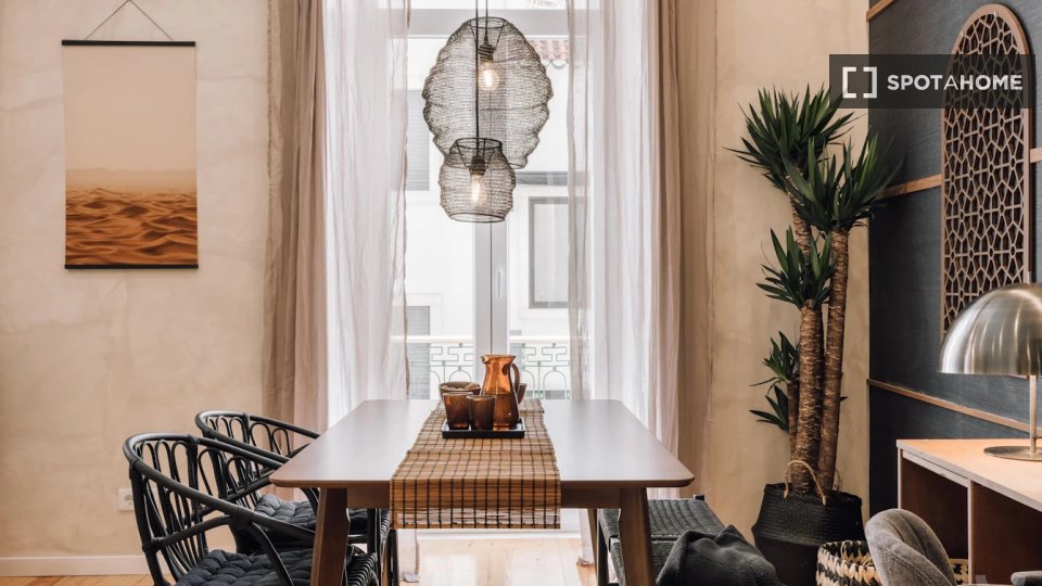 Apartment Lisbon, 1 bed, 75m² — photo 18