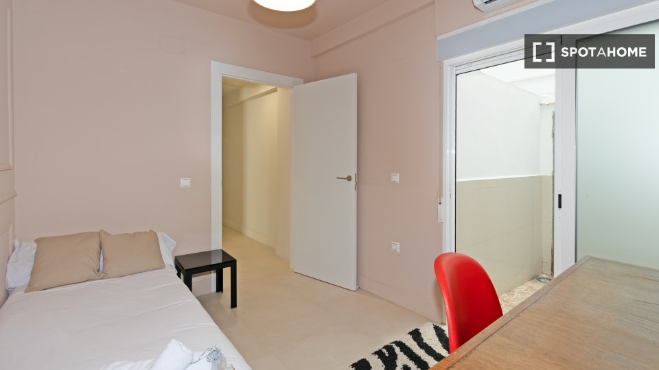 Apartment Valencia, 3 beds, 105m² — photo 3