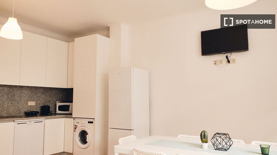 Double room Porto, 1 bed, 175m² — photo 3