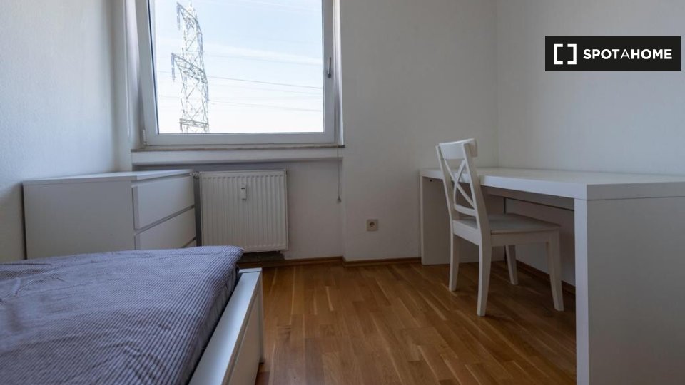 Double room Cologne, 6 beds, 127m² — photo 16
