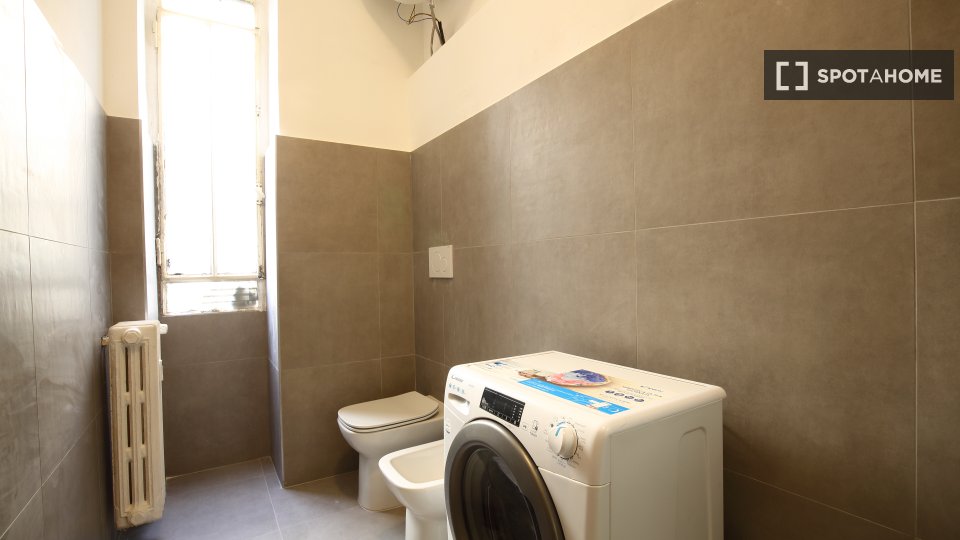 Double room Milan, 7 beds, 178m² — photo 9